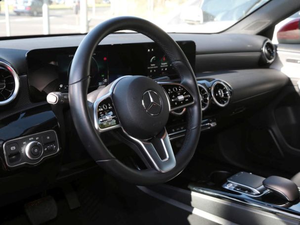 Mbux Mercedes Benz User Experience Infotainment System Von Mercedes