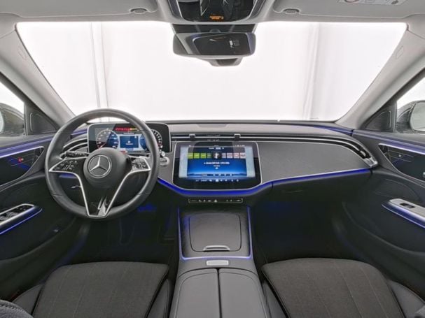 Mercedes-Benz E 300 e T Avantgarde Distronic AHK Kamera Keyless Mercedes-Benz E 300 e T Avantgarde Distronic AHK Kamera Keyless