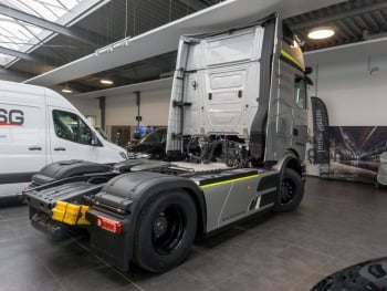 Mercedes-Benz Actros 1851 LS GigaSpace Standheizung Schiebedach