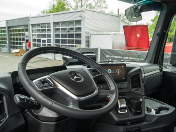 Mercedes-Benz Arocs 2651 K Dreiseitenkipper Powershift Advanced Multimedia Navi
