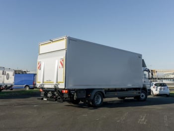 Mercedes-Benz Atego 1324 L Koffer/LBW Klima Schwingsitz