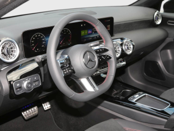 Mercedes-Benz A 200 Limousine AMG Night MBUX Navi LED Kamera