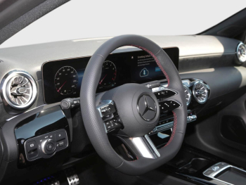 Mercedes-Benz A 200 Kompaktlimousine AMG Night MBUX KeylessGo