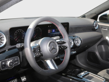 Mercedes-Benz A 200 Kompaktlimousine AMG Night MBUX Navi Kamera