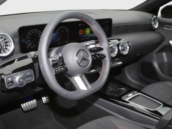 Mercedes-Benz A 200 Kompaktlimousine AMG Night MBUX Keyless-Go