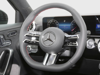 Mercedes-Benz A 200 AMG Night MBUX Panorama 360-Grad-Kamera