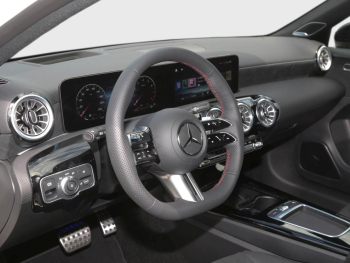 Mercedes-Benz A 250 4MATIC Kompaktlimousine AMG Night Distronic
