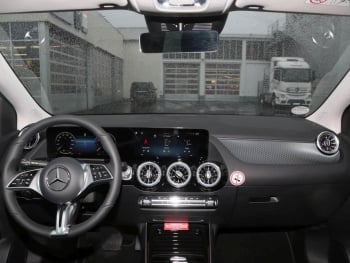 Mercedes-Benz B 180 Progressive MBUX Navi Kamera AHK KeylessGo