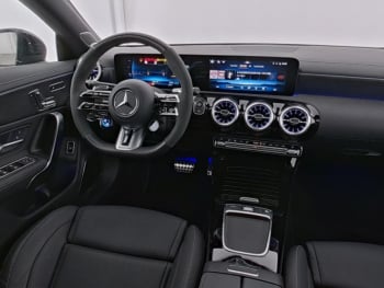 Mercedes-Benz CLA 35 AMG 4M Coupé Panorama Multikontursitze