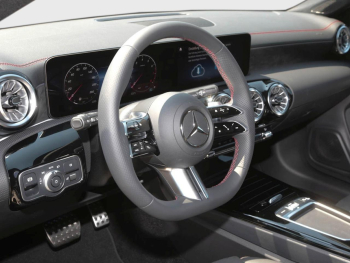 Mercedes-Benz CLA 200 Shooting Brake AMG Night MBUX Panorama  
