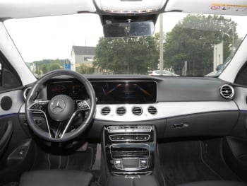 Mercedes-Benz E 300 de 4M T Avantgarde MBUX Navi Distronic+ LED