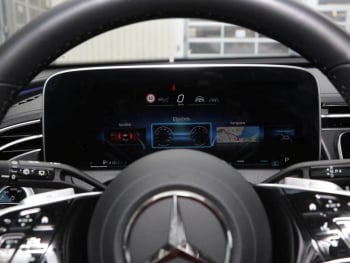 Mercedes-Benz E 220 d T Avantgarde MBUX Navi-Prem.Distronic AHK