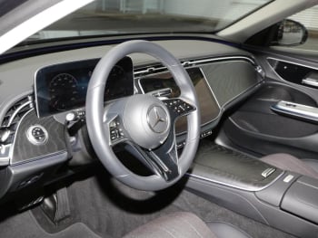 Mercedes-Benz E 220 d T Avantgarde MBUX Navi-Prem.Distronic AHK