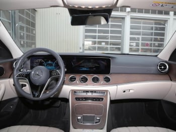 Mercedes-Benz E 220 d 4M Exclusive Distronic Schiebedach Memory