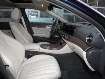 Mercedes-Benz E 220 d 4M Exclusive Distronic Schiebedach Memory