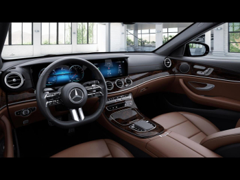 Mercedes-Benz E 300 e 4M AMG Night Panorama Distronic+ 360° AHK