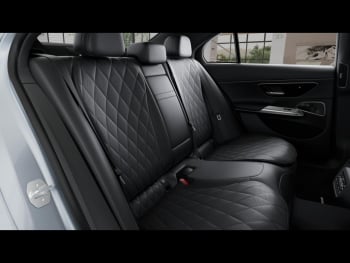 Mercedes-Benz E 400 e 4M AMG Night Panorama Distronic AHK