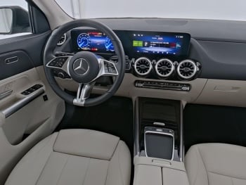 Mercedes-Benz EQA 300 4M Progressive Distronic+ Easy Pack AHK