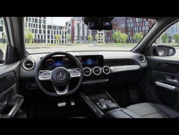 Mercedes-Benz EQB 300 4M AMG Night MBUX Navi Panorama Distronic