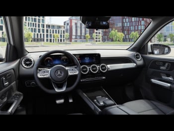 Mercedes-Benz EQB 350 4M AMG MBUXNavi Distronic Panorama