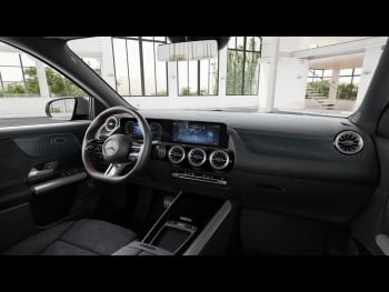 Mercedes-Benz GLA 180 AMG MBUX Navi-Prem. Distronic 360° AHK