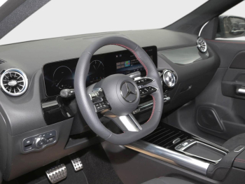 Mercedes-Benz GLA 200 d AMG Night MBUX Distronic+ Panorama AHK 