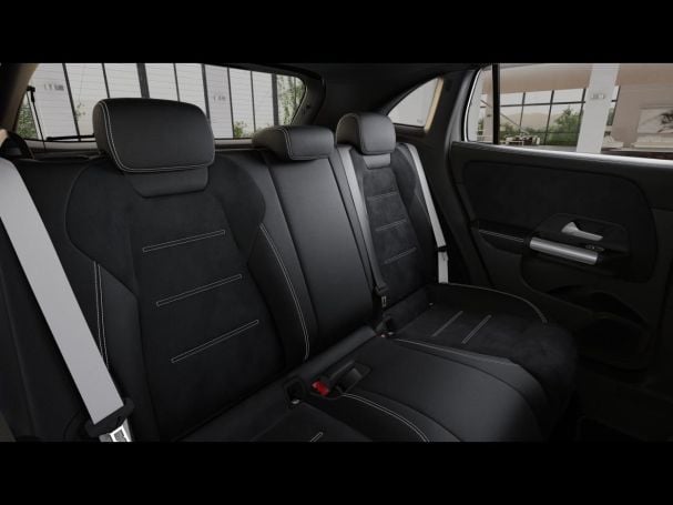 Mercedes-Benz GLA 200 AMG Night MBUX AHK EasyPack Park-Paket Mercedes-Benz GLA 200 AMG Night MBUX AHK EasyPack Park-Paket