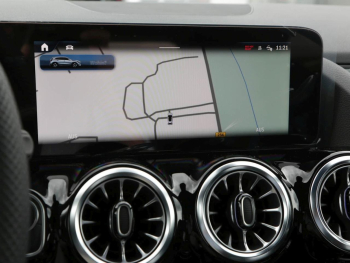Mercedes-Benz GLA 200 AMG Night MBUX Navi Distronic+ AHK 360°