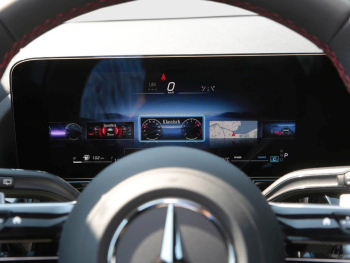 Mercedes-Benz GLA 200 AMG Night MBUX Distronic+ Panorama AHK