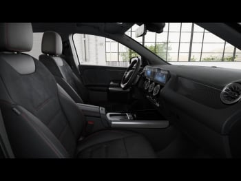 Mercedes-Benz GLA 200 AMG MBUXNavi Distronic Totwinkel AHK 360°