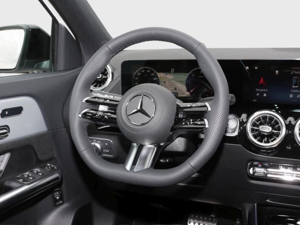 Mercedes-Benz GLA 220 d 4MATIC AMG Night Panorama HeadUp 360° Mercedes-Benz GLA 220 d 4MATIC AMG Night Panorama HeadUp 360°