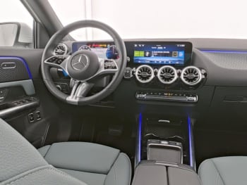 Mercedes-Benz GLA 250 e Progressive Panorama Distronic 360°