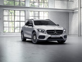 Mercedes-Benz GLA 180 AMG Night Garmin Map Pilot Kamera