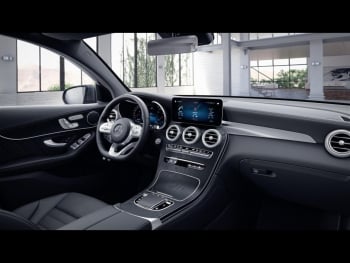 Mercedes-Benz GLC 300 de 4M Coupé AMG Schiebedach Distronic