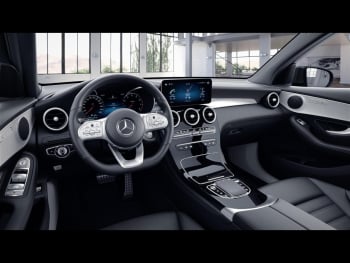 Mercedes-Benz GLC 300 e 4M AMG Night MBUXNavi Panorama Kamera