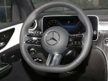 Mercedes-Benz GLC 220 d 4MATIC AMG Distronic Panorama AHK 360°