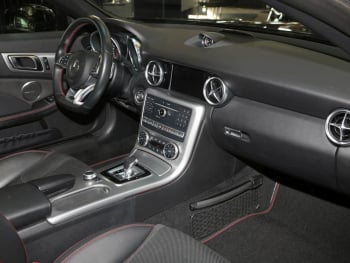 Mercedes-Benz SLC 43 AMG Distronic Panorama Kamera KeylessGo