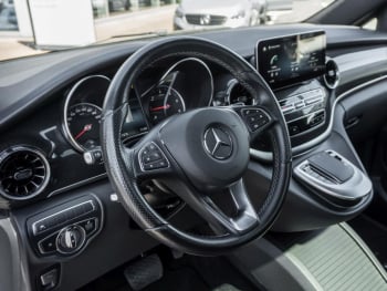 Mercedes-Benz V 300 d Edition lang MBUX Distronic Panorama AHK