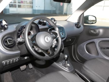 SMART EQ fortwo plus-Paket Cool&Audio Ladekabel-Paket