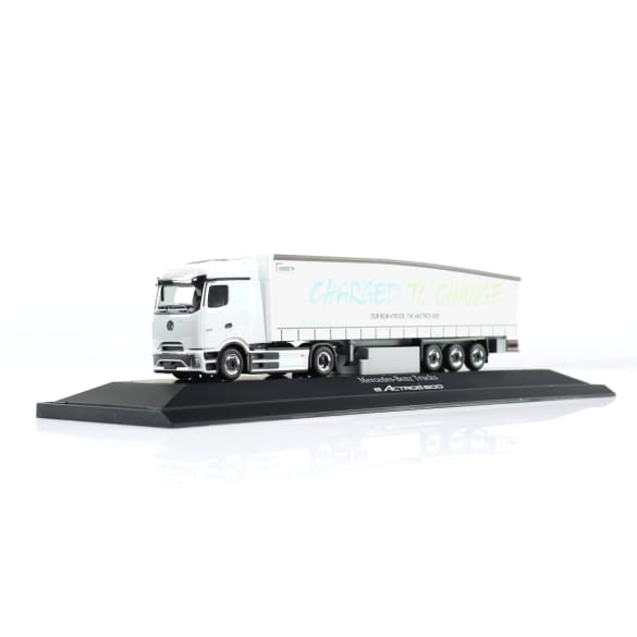 1:87 scale model car eActros 600 with trailer White Original Mercedes-Benz