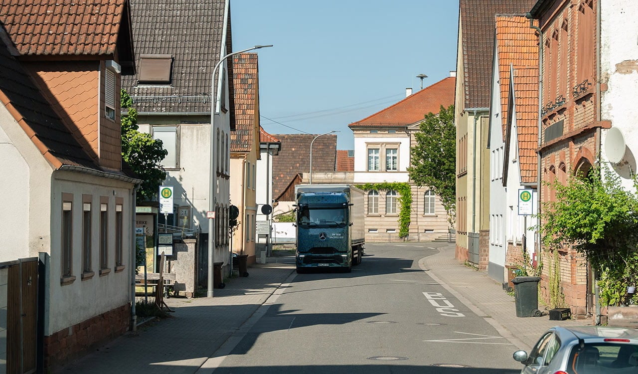 Mercedes-Benz eActros 600 Driving Experience