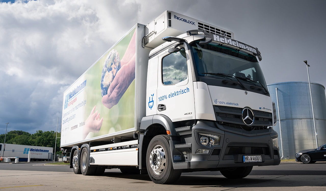 Übergabe Mercedes-Benz eActros 400 an Fa. Heidelmann