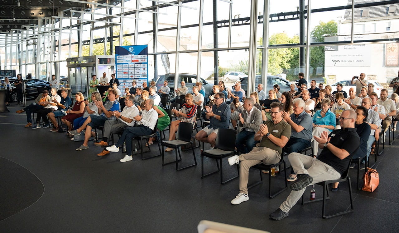 Kickoff TV Großwallstadt im Autohaus Kunzmann